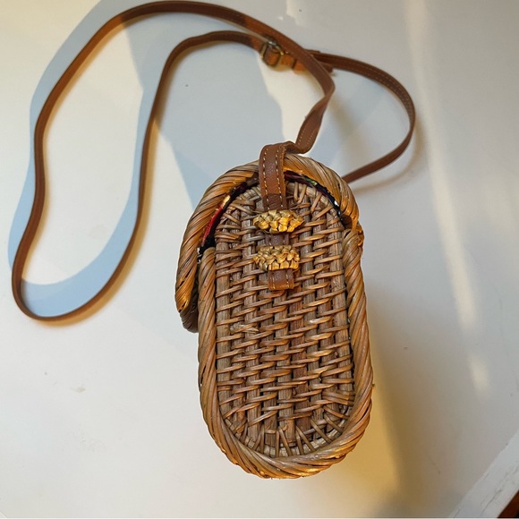 Hand Crafted Ratton Bag - Picture 3 of 5